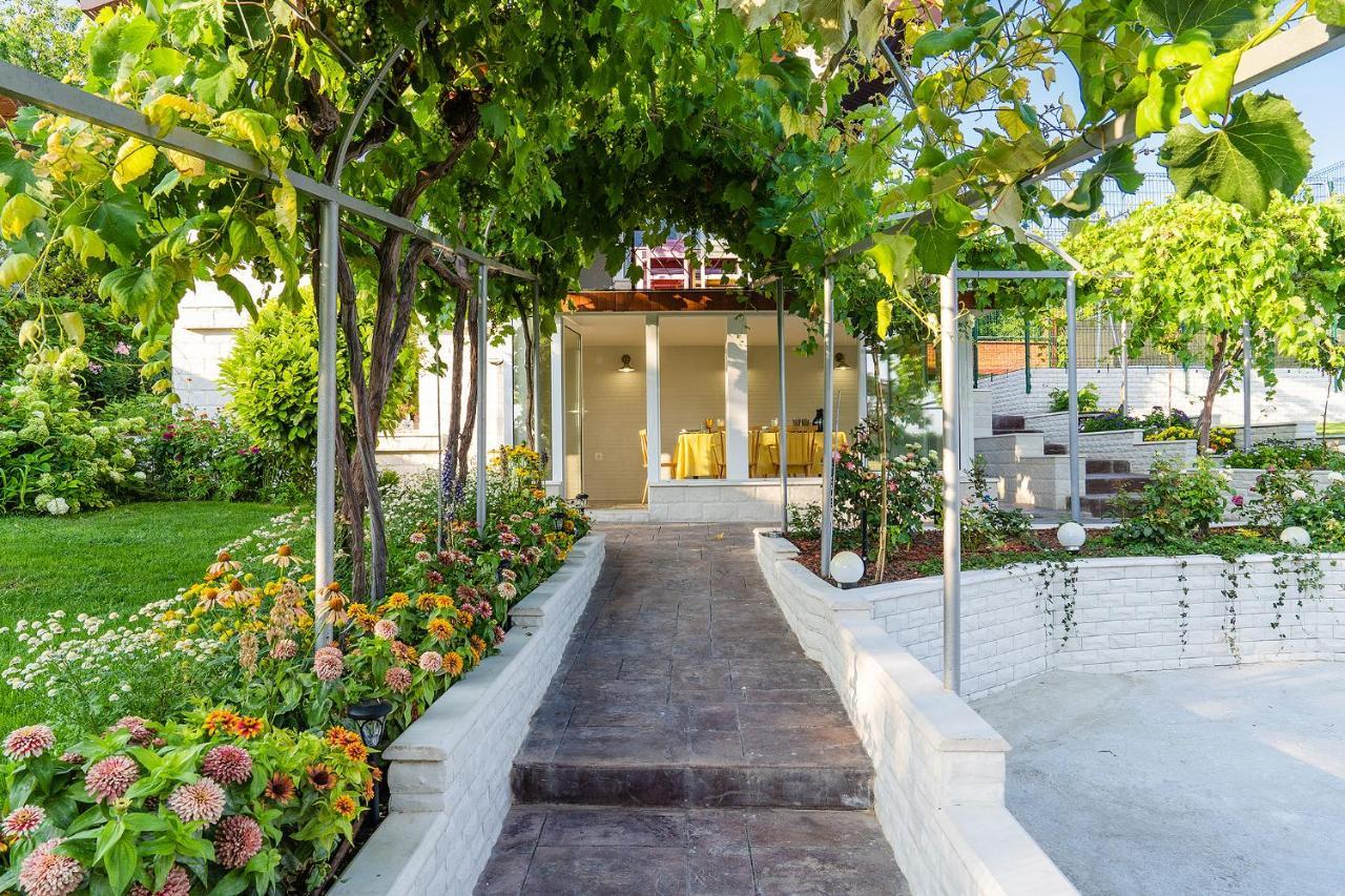 Casa De La Mare - Albena Villa Buitenkant foto