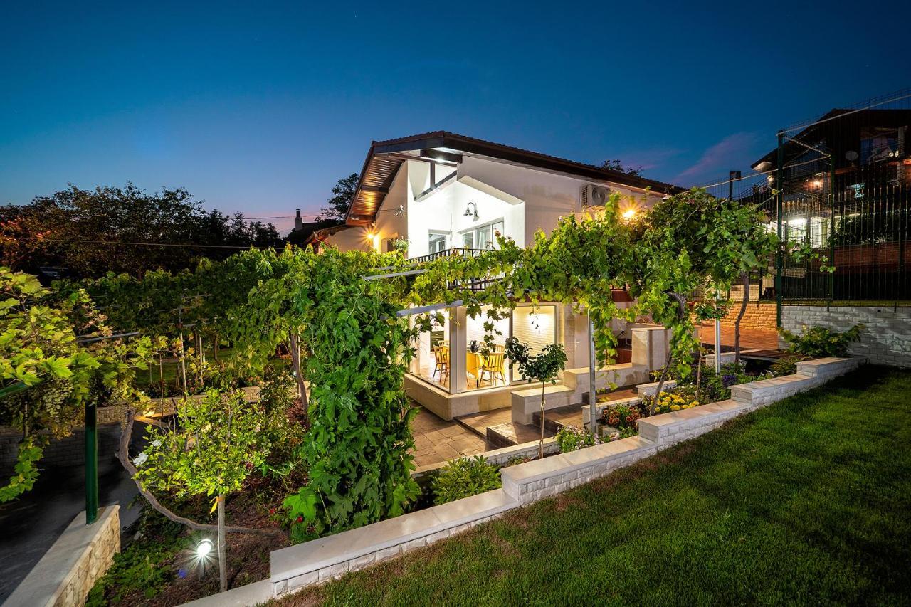 Casa De La Mare - Albena Villa Buitenkant foto